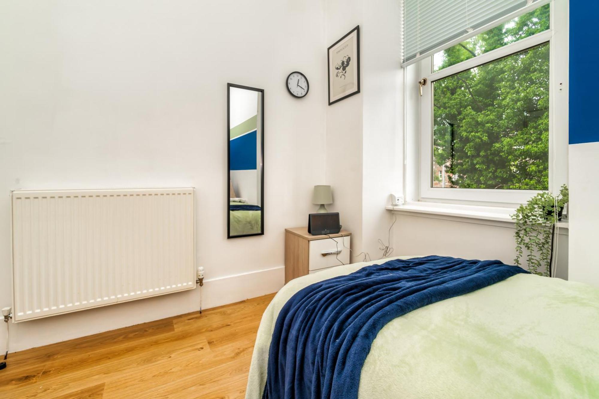 Cosy Retreat - Charming 2-Bed Apartment Greenock Exterior photo