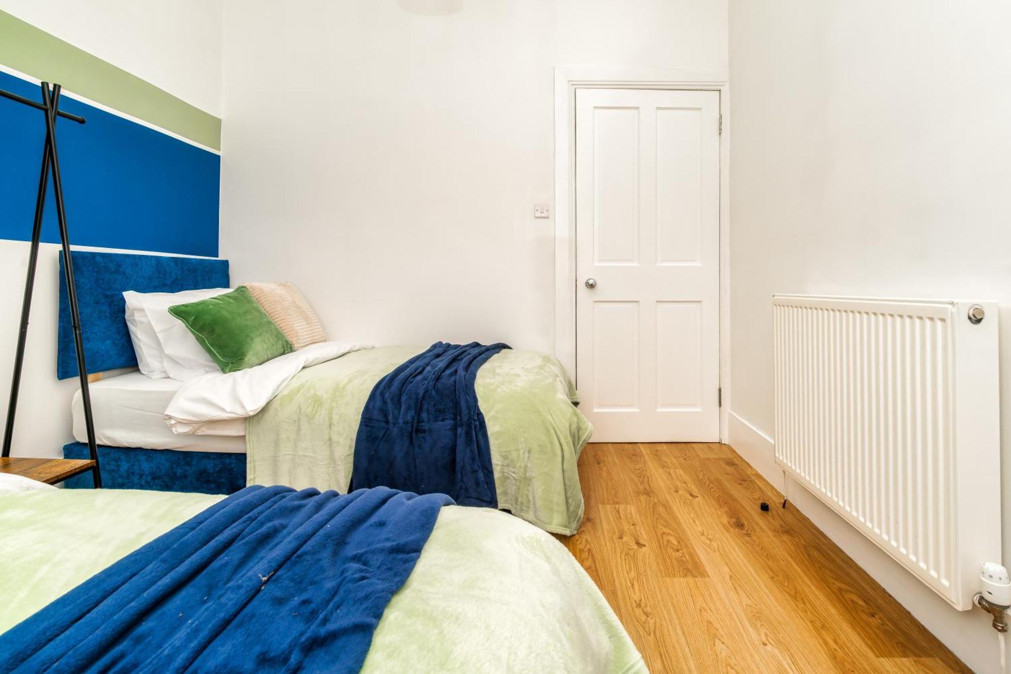 Cosy Retreat - Charming 2-Bed Apartment Greenock Exterior photo