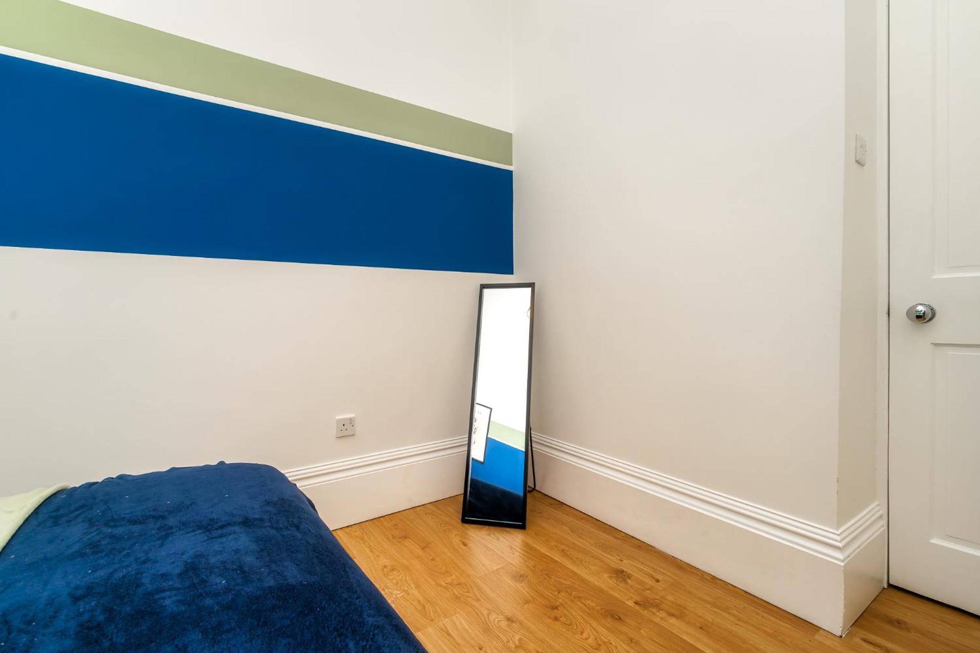 Cosy Retreat - Charming 2-Bed Apartment Greenock Exterior photo